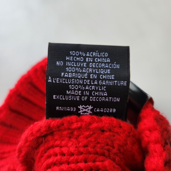 Red Cable Knit Pom-Pom Beanie with Logo New Era Toronto Raptors NWT - Picture 6 of 7